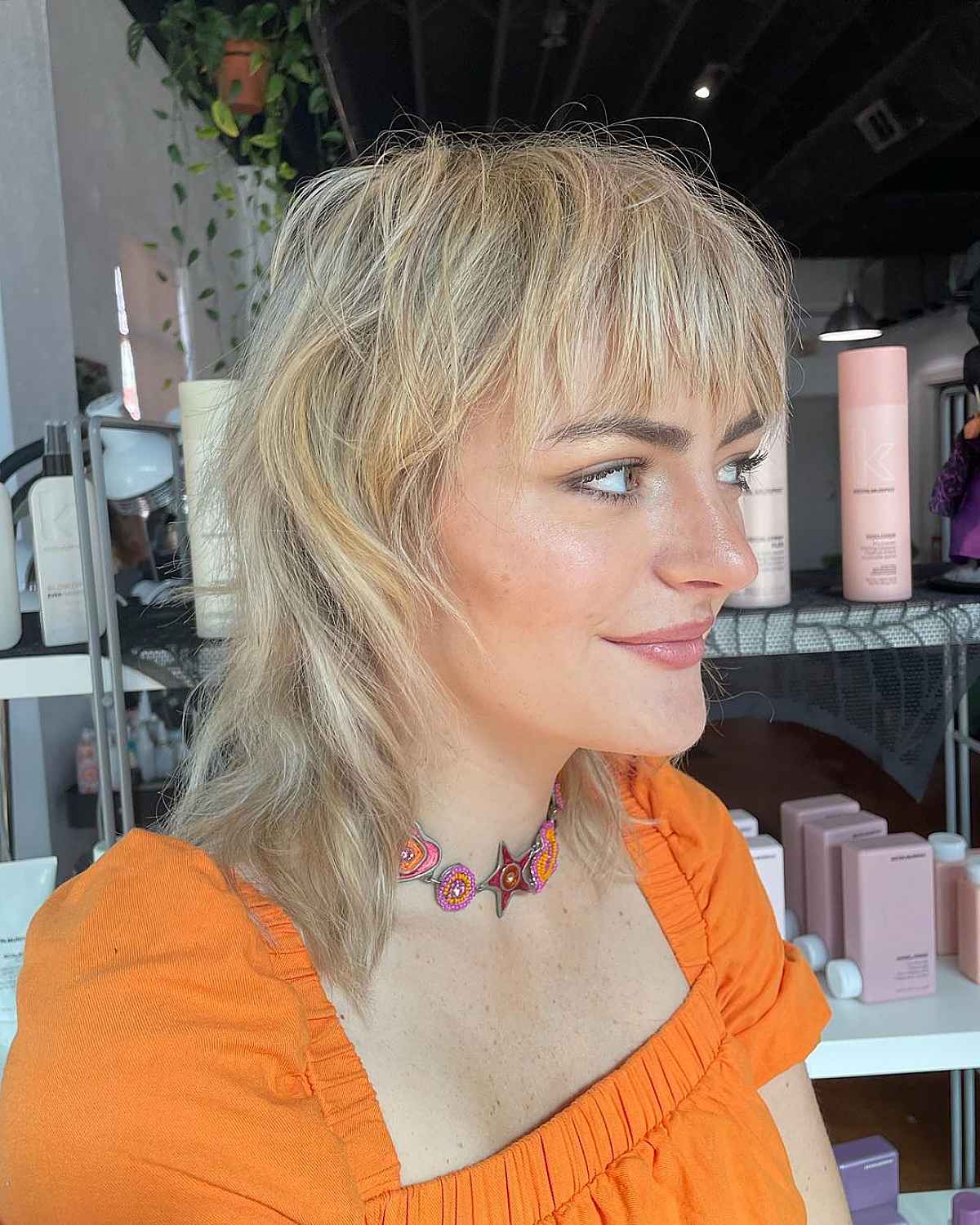 Coupe loup pour cheveux mi-longs :styles, avantages et fonctionnement