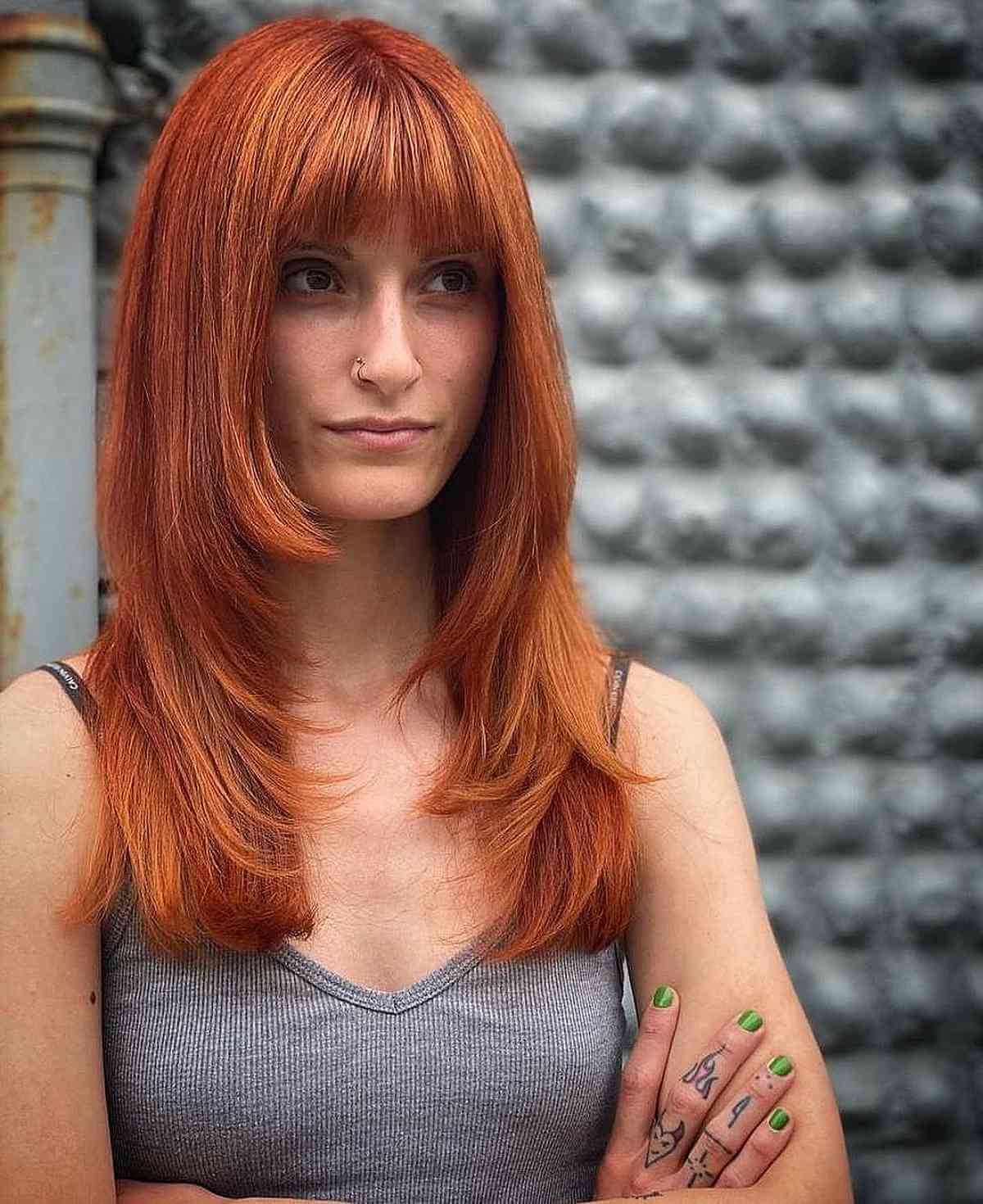 Cabelo em camadas na altura dos ombros com franja:48 ideias elegantes 