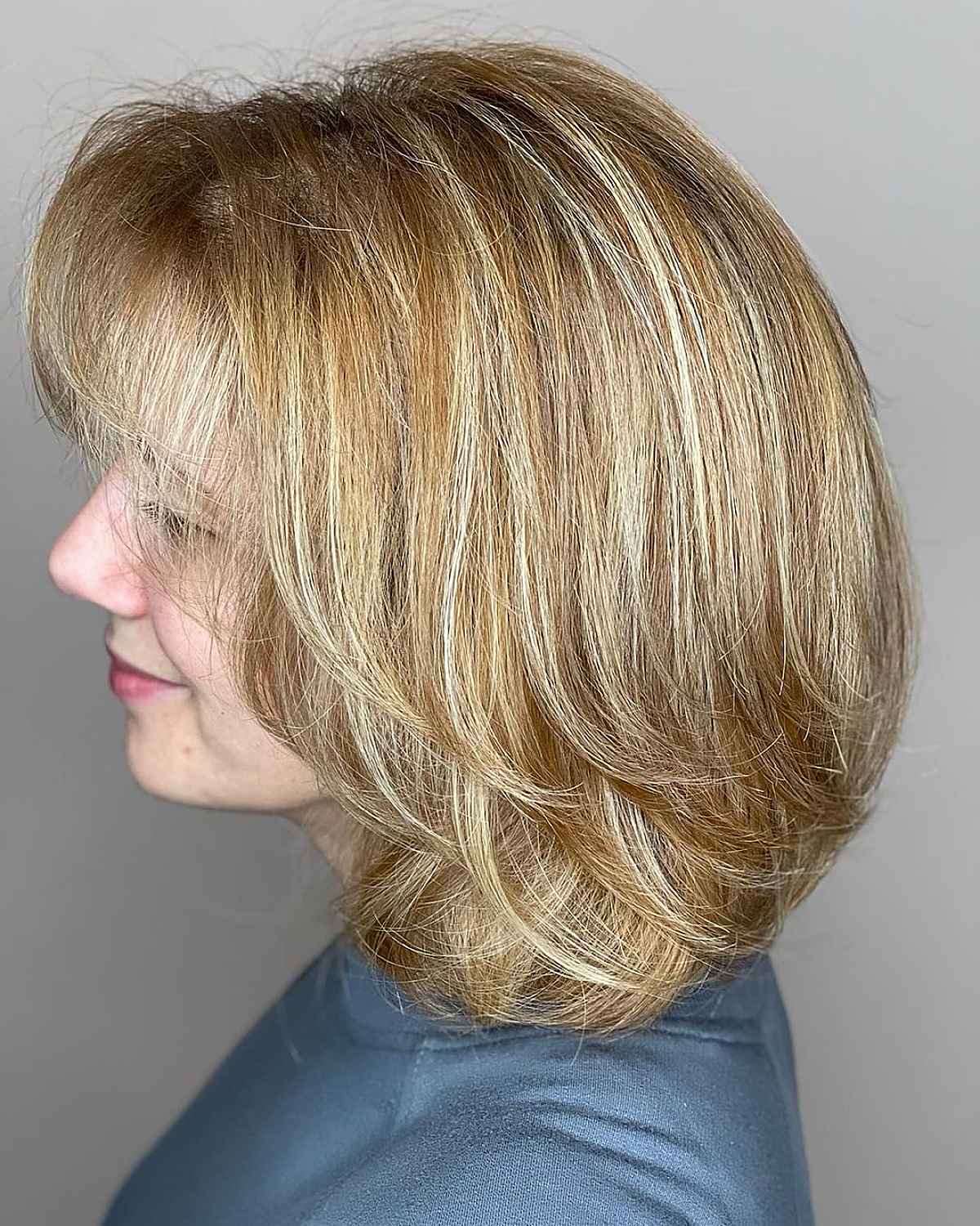 Cabelo em camadas na altura dos ombros com franja:48 ideias elegantes 