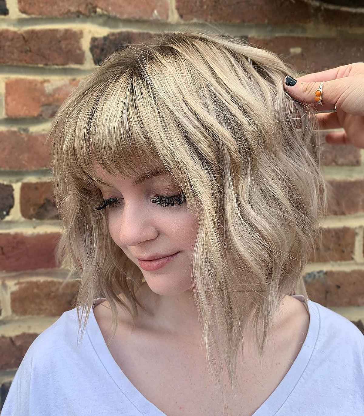 Cabelo em camadas na altura dos ombros com franja:48 ideias elegantes 