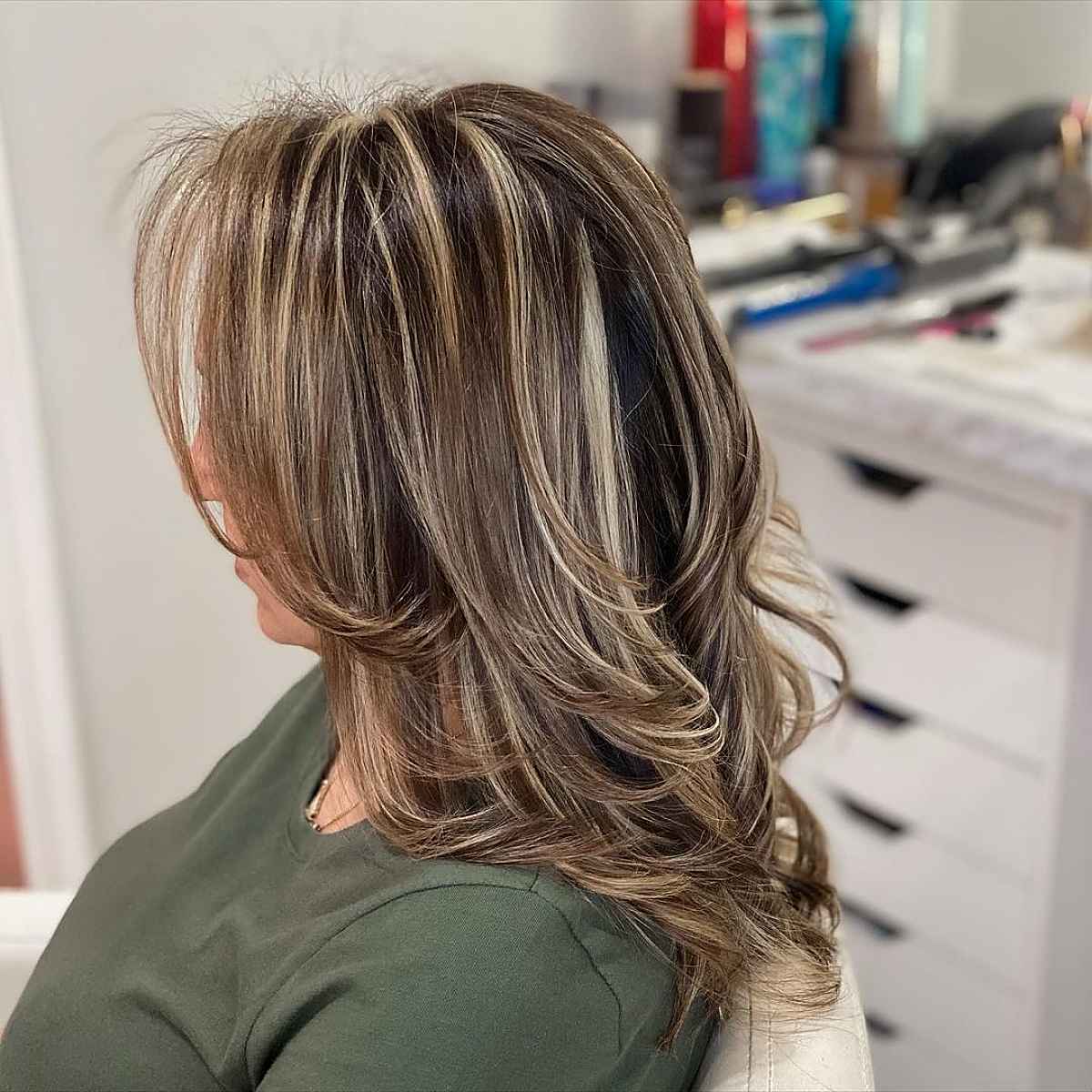 Couches longues pour cheveux moyens :28 conseils de coiffure et de coupe