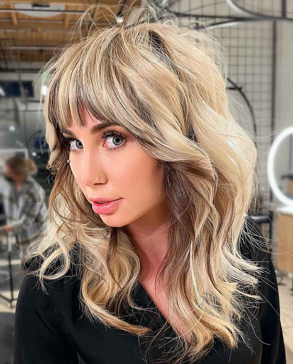 Couches longues pour cheveux moyens :28 conseils de coiffure et de coupe