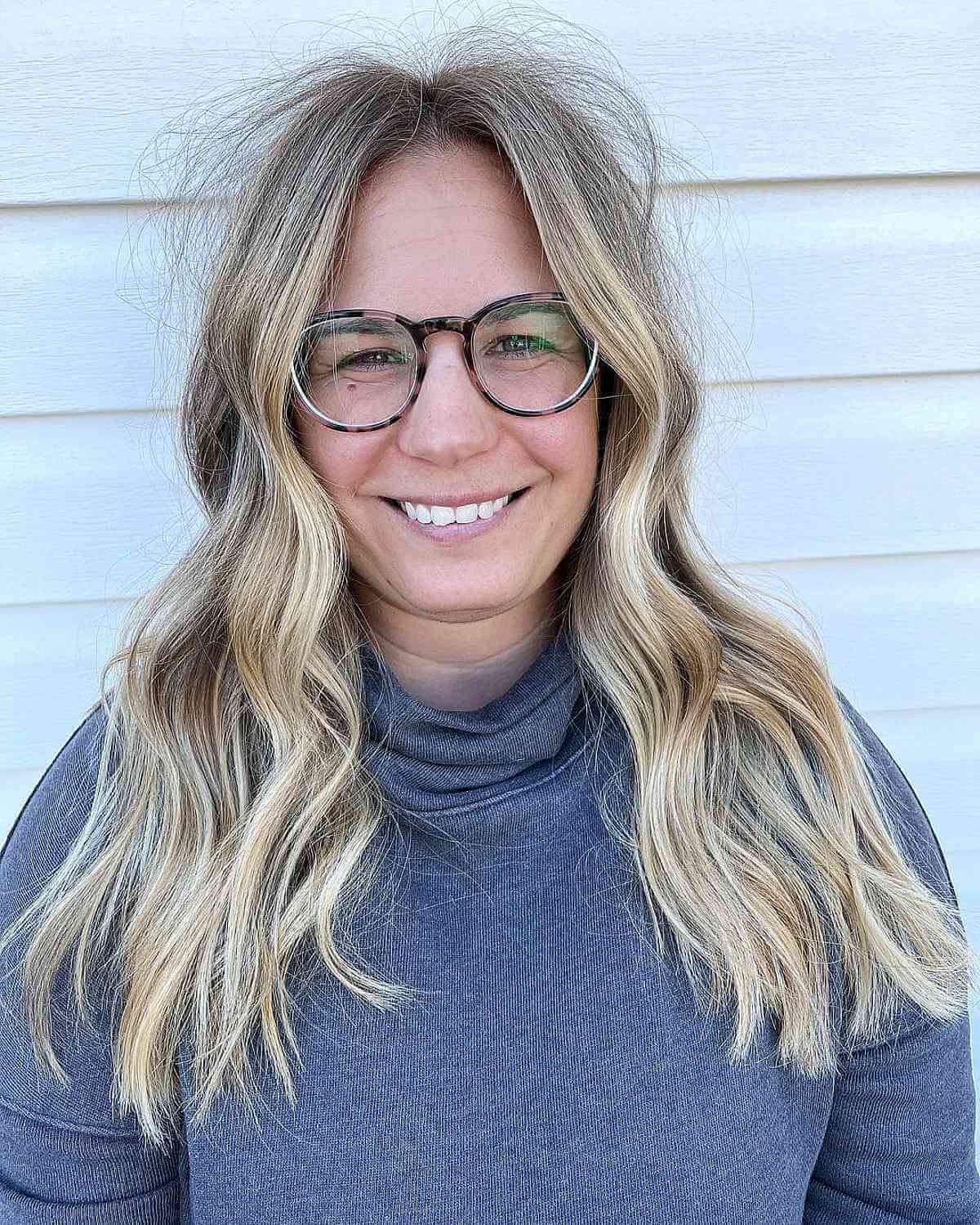 Coiffures longues et élégantes pour les femmes de plus de 40 ans :styles et conseils