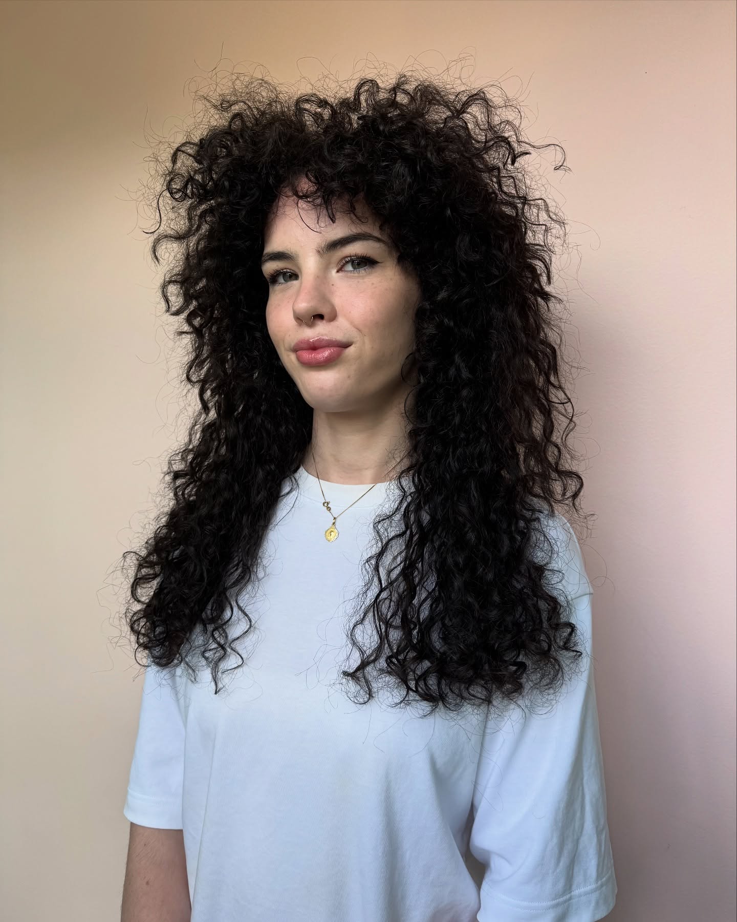 Coupes de cheveux longues et bouclées :51 idées époustouflantes et conseils de style