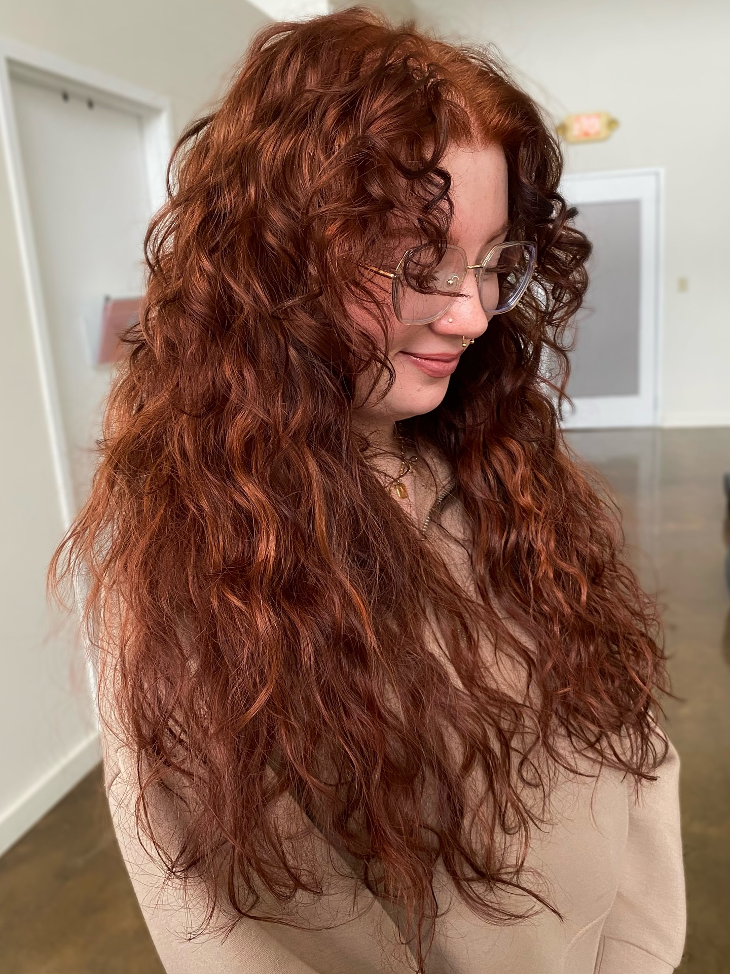 Coupes de cheveux longues et bouclées :51 idées époustouflantes et conseils de style