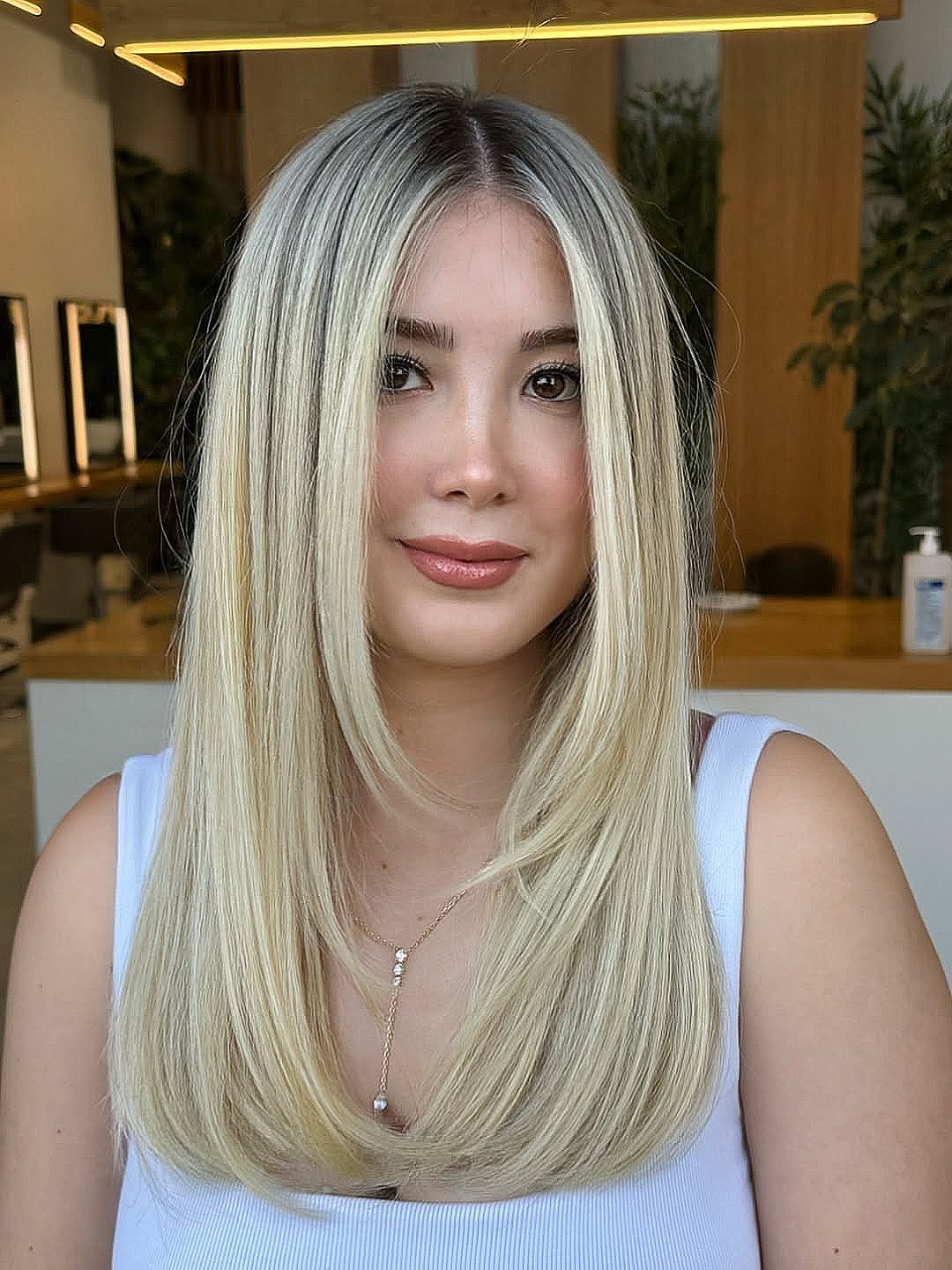 Strati per incorniciare il viso per capelli lunghi:47 stili e consigli degli esperti