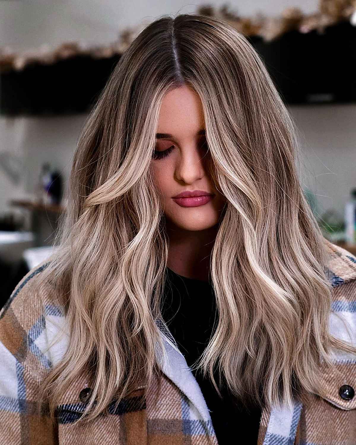 Strati per incorniciare il viso per capelli lunghi:47 stili e consigli degli esperti