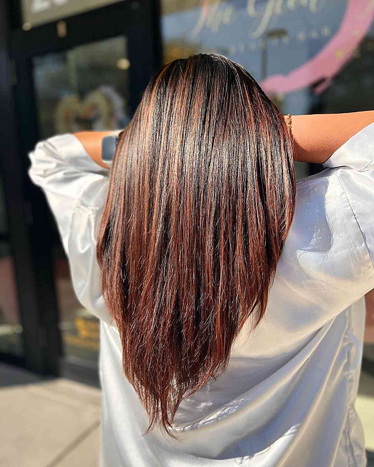 Coupes de cheveux en V :41 idées étonnantes pour un look moderne en forme de V