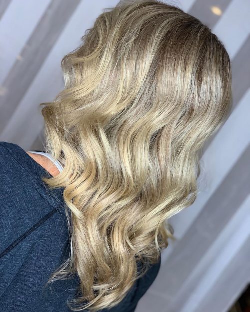 Coupes de cheveux en V :41 idées étonnantes pour un look moderne en forme de V