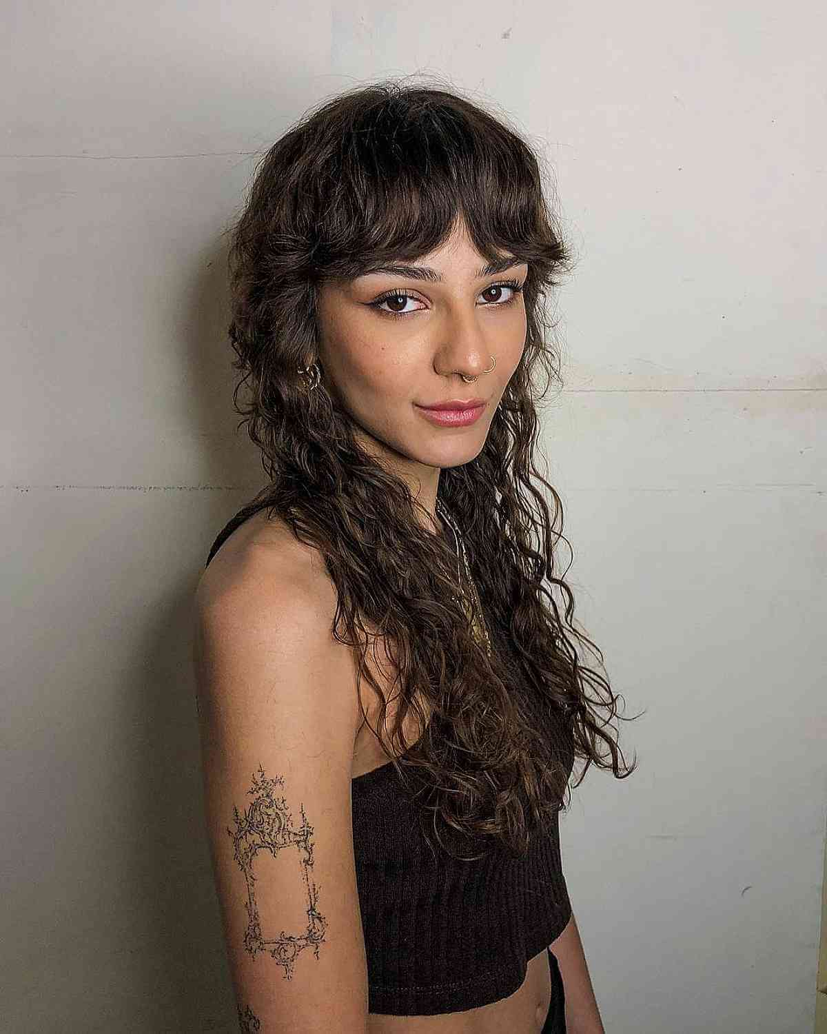 Coupe de cheveux longue et bouclée :24 conseils de style et inspiration