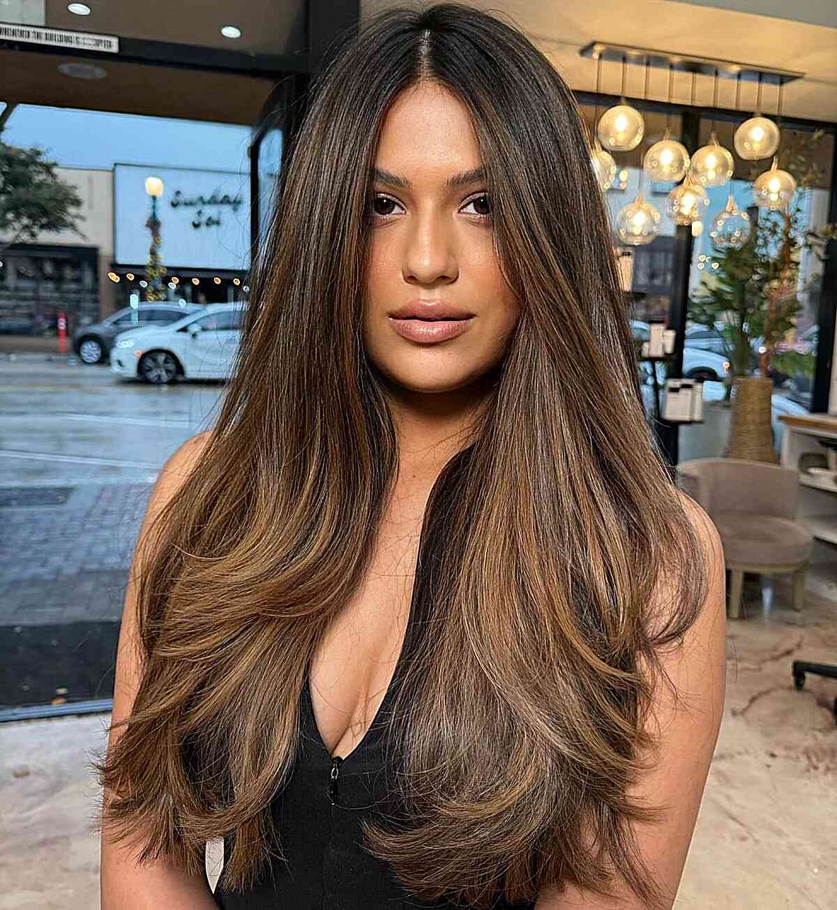 Cortes de cabelo em camadas longas para cabelos lisos:estilos e benefícios 