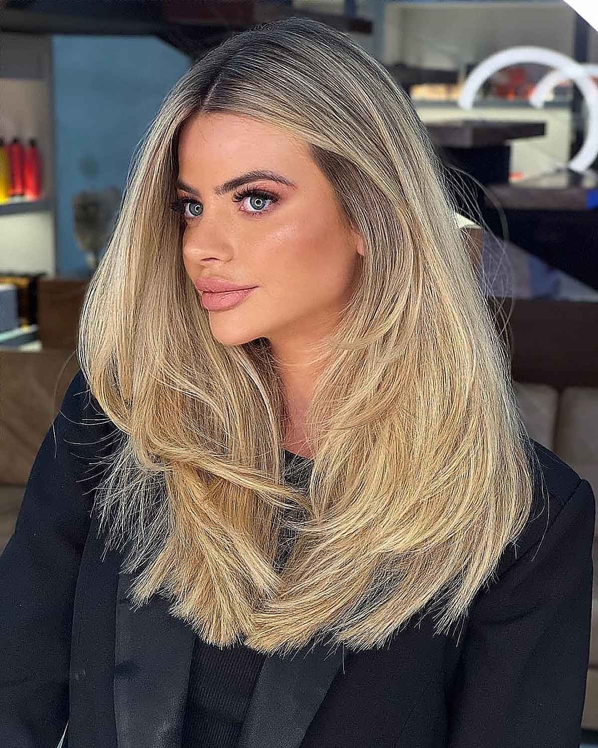Cortes de cabelo em camadas longas para cabelos lisos:estilos e benefícios 