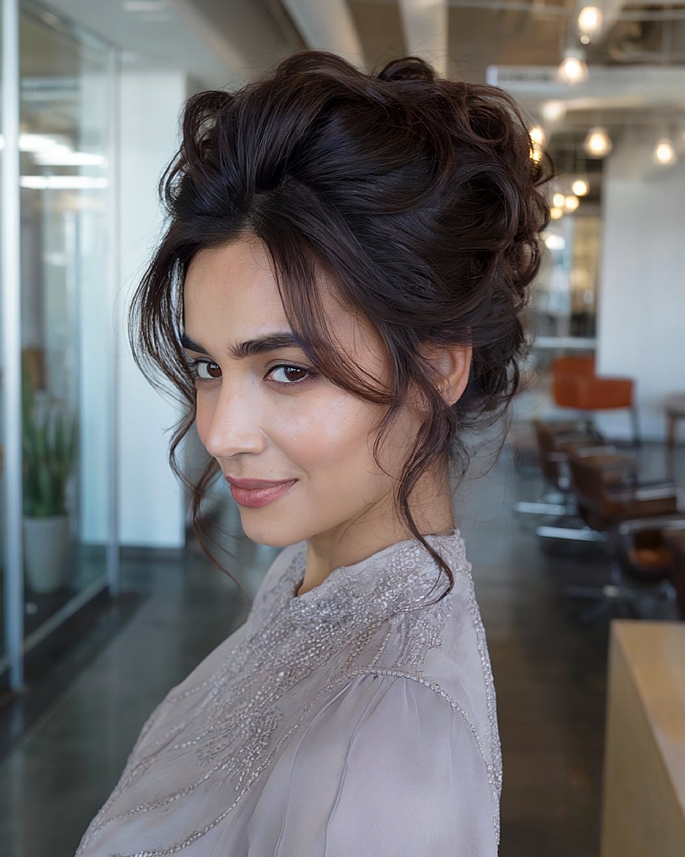 Estilos de cabello largo y grueso:más de 20 ideas para 2026 | Consejos de expertos
