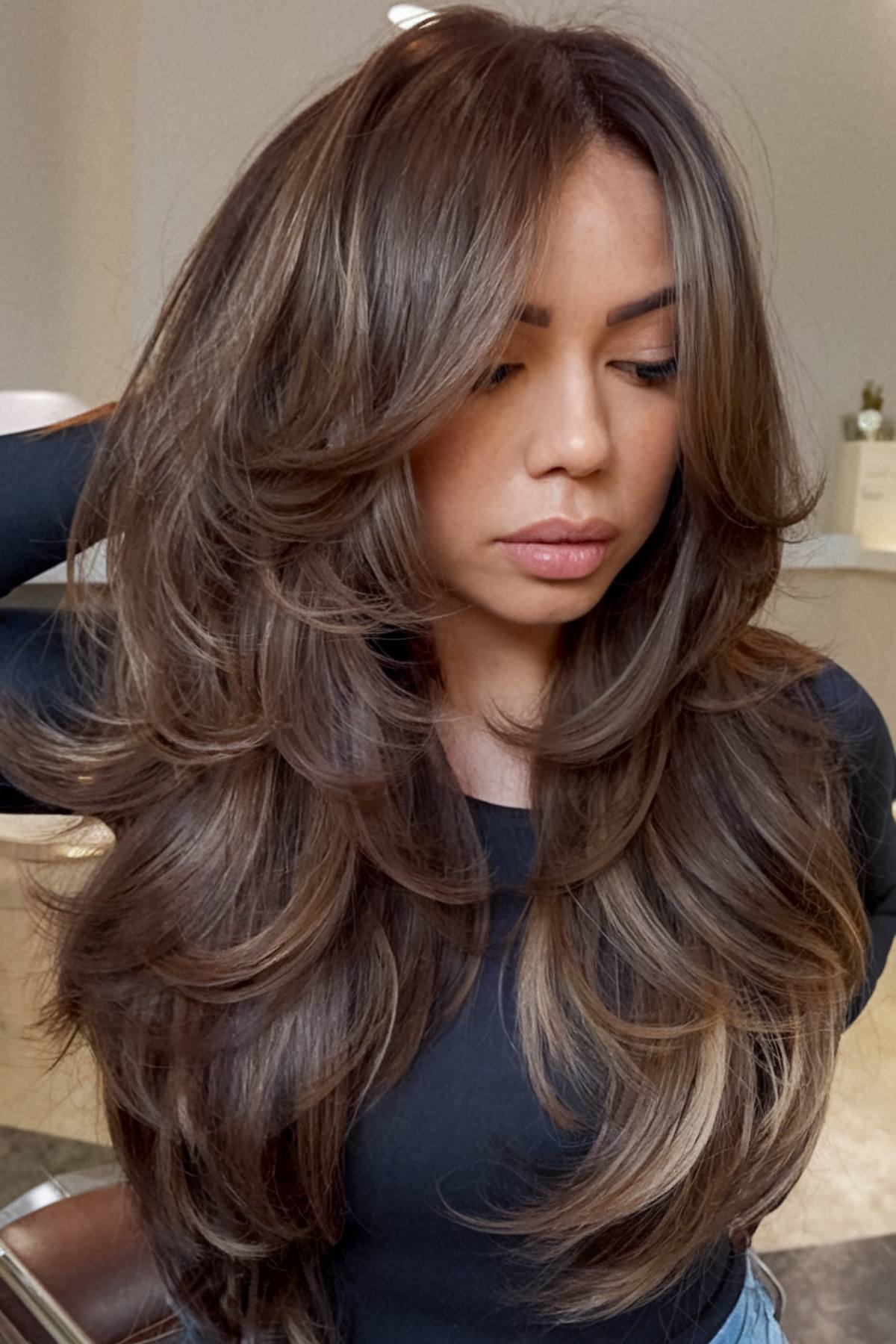 42 superbes coiffures pour cheveux longs et raides avec une frange en rideau 