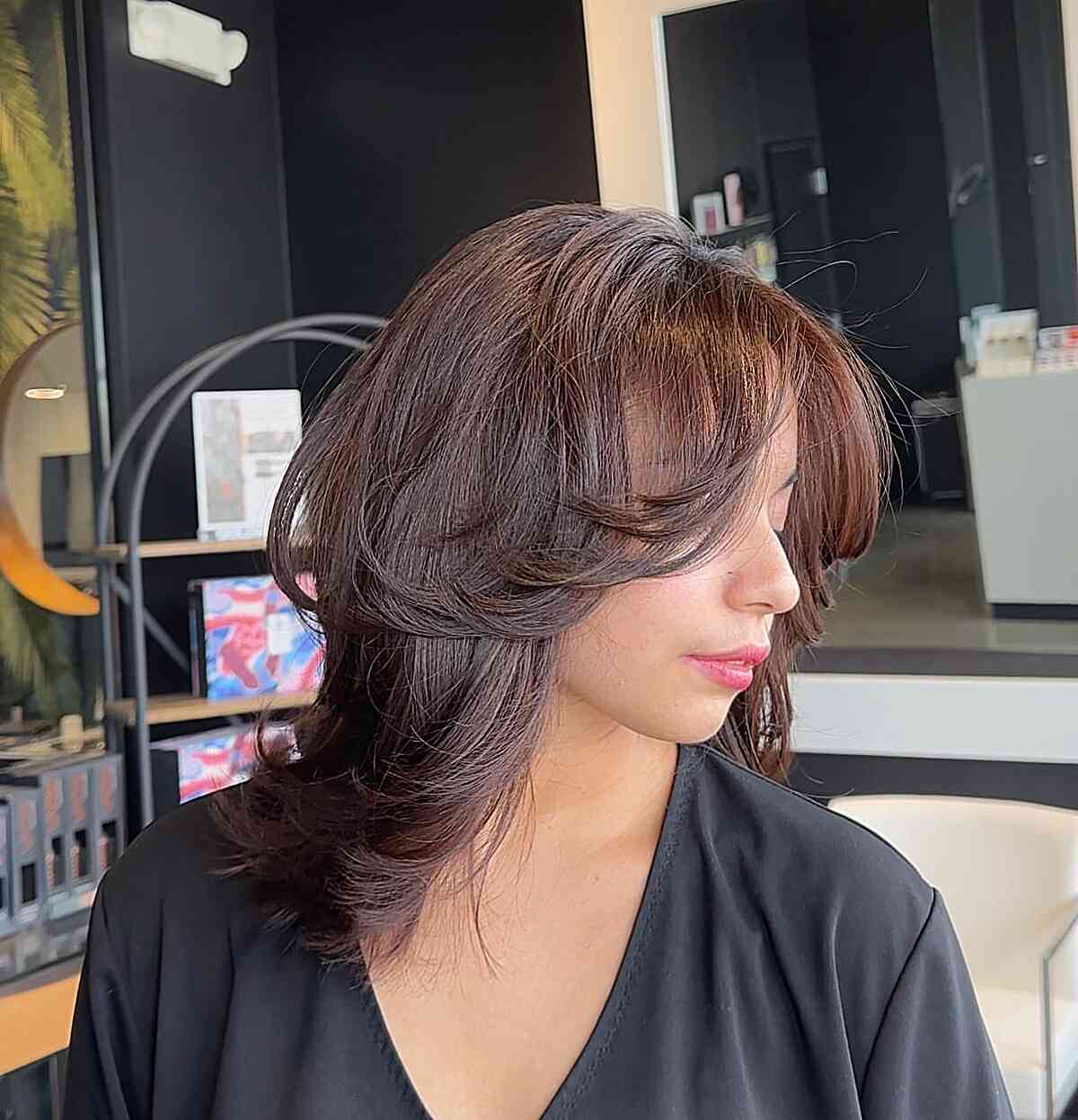 Coupes de cheveux à plumes pour longueur moyenne :styles et entretien | [Votre nom de marque] 