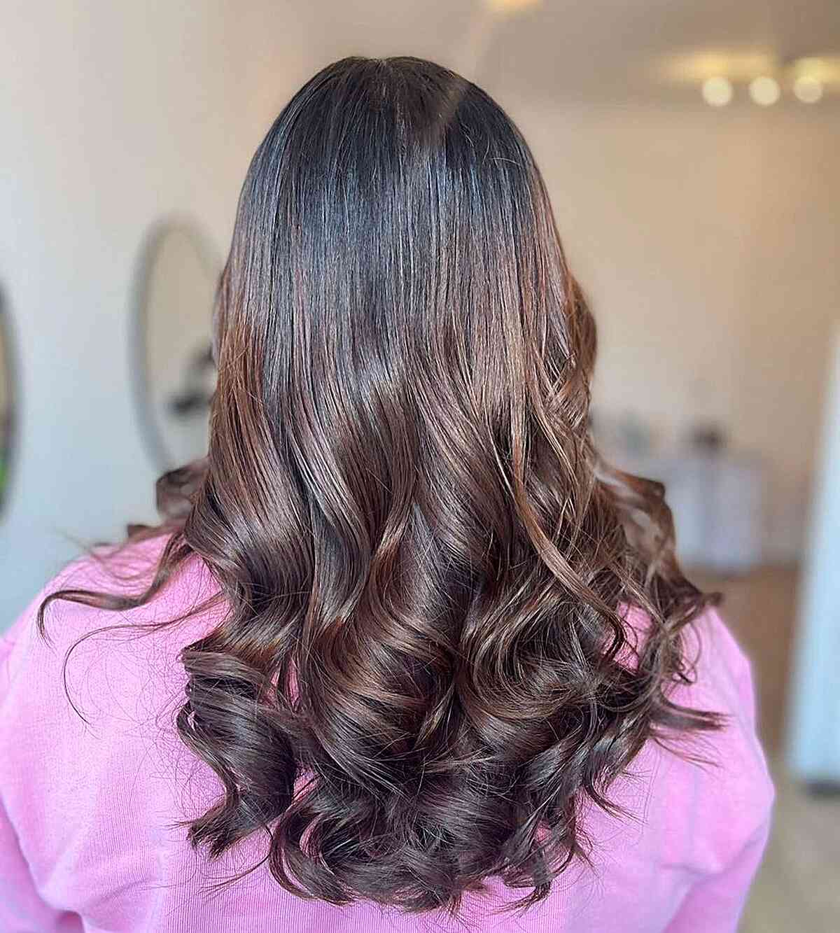Idées de balayage marron chocolat :31 looks époustouflants et conseils de style