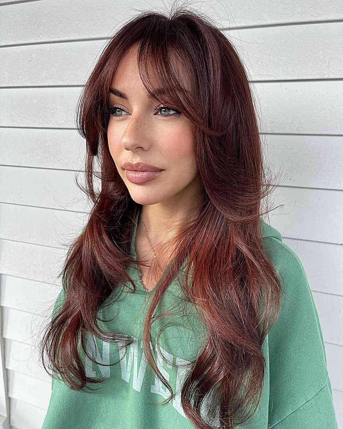 Couleur de cheveux Cherry Cola :29 exemples époustouflants et conseils de coiffure 