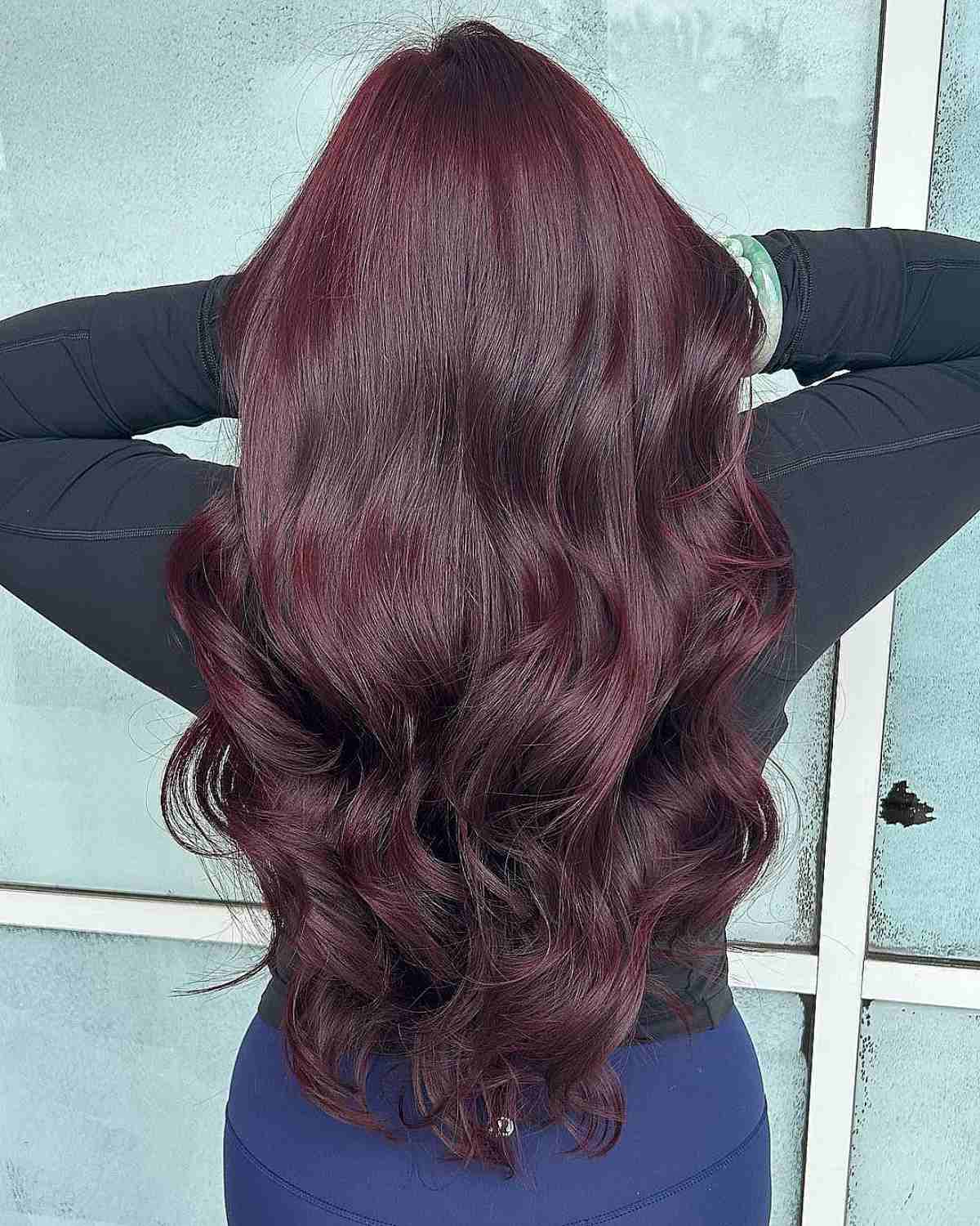 Couleur de cheveux Cherry Cola :29 exemples époustouflants et conseils de coiffure 
