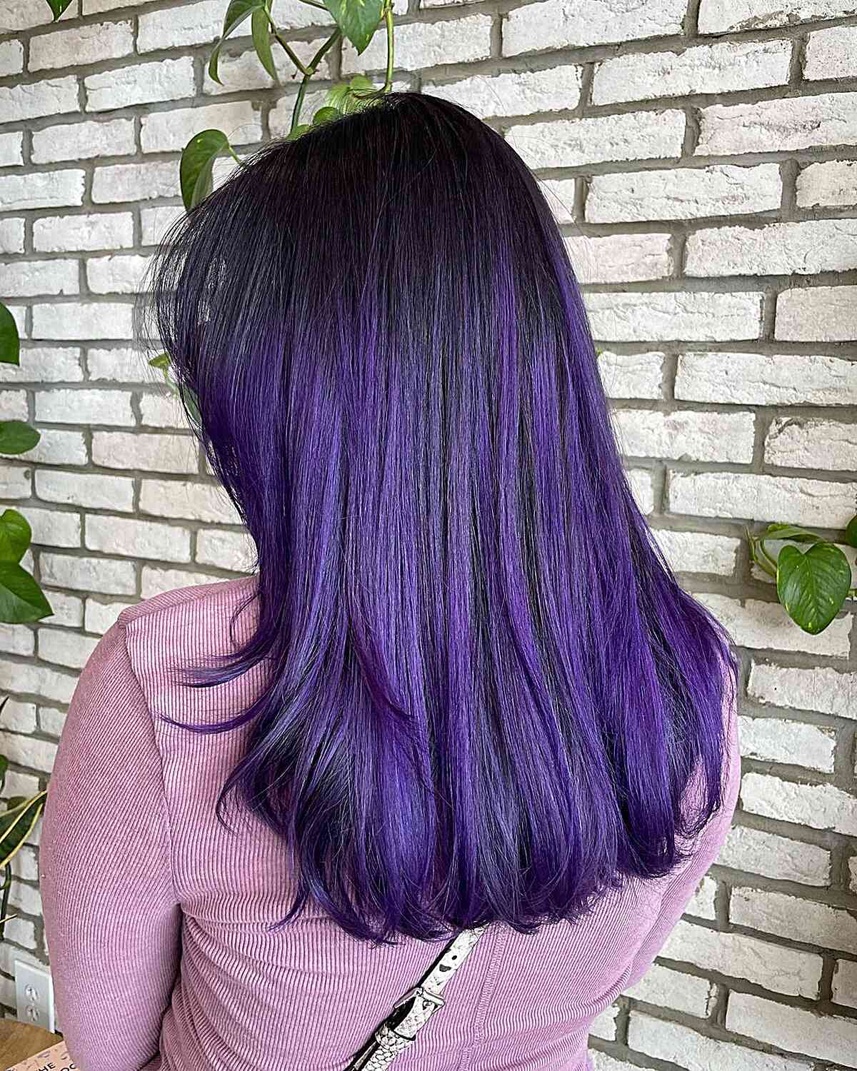 Couleur de cheveux violet minuit :tendances et styles pour 2026