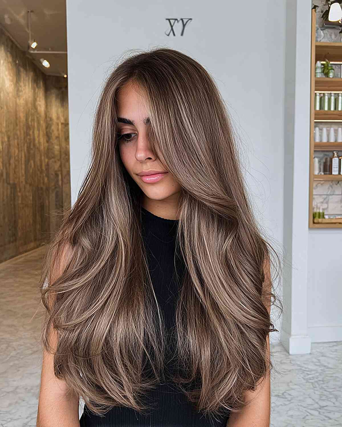 Couleur de cheveux en balayage brun champignon :idées et inspiration époustouflantes 