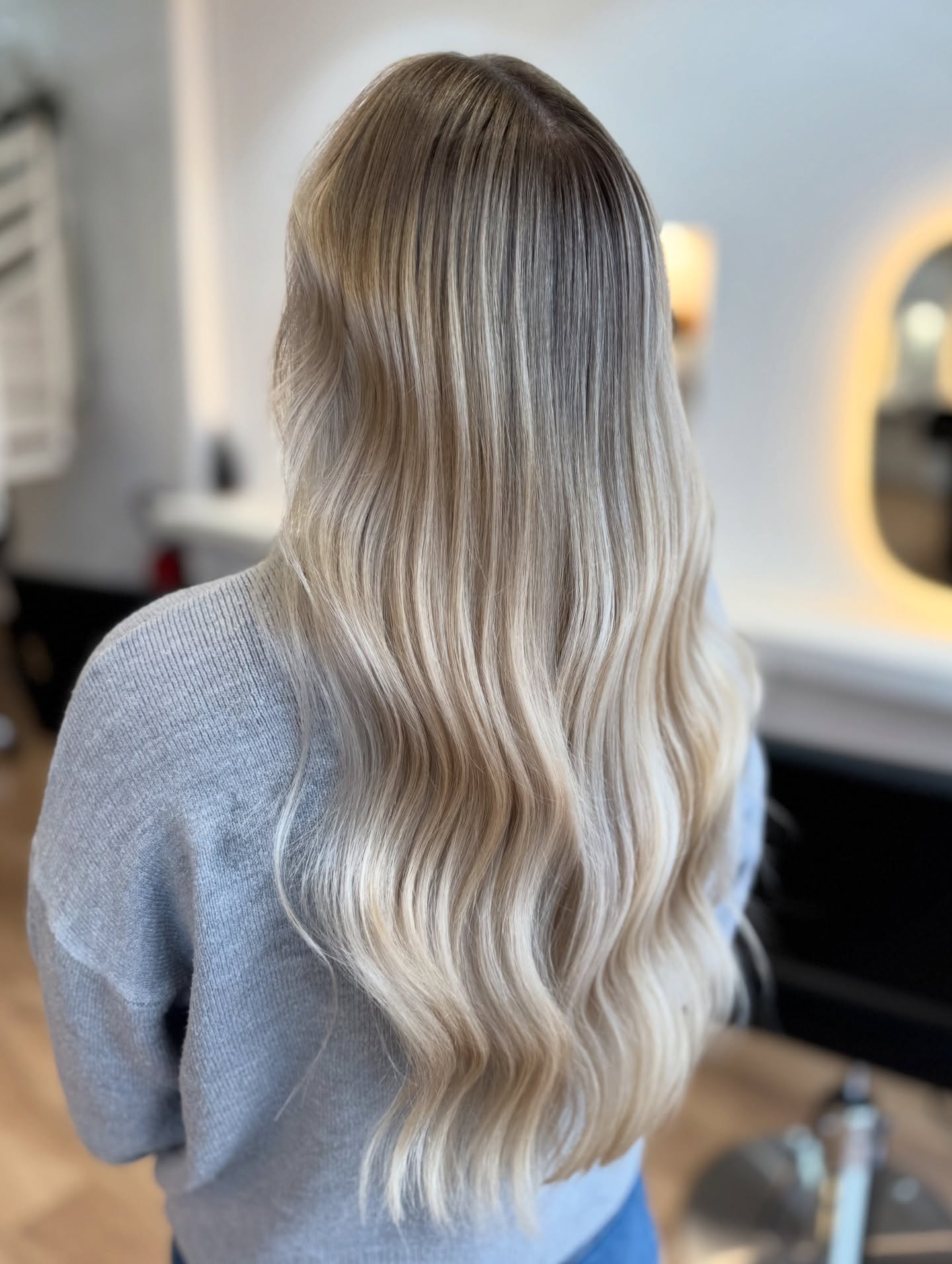 バニラブロンドのヘアアイデア:2026 年にソフトでクリーミーなトーンを実現 
