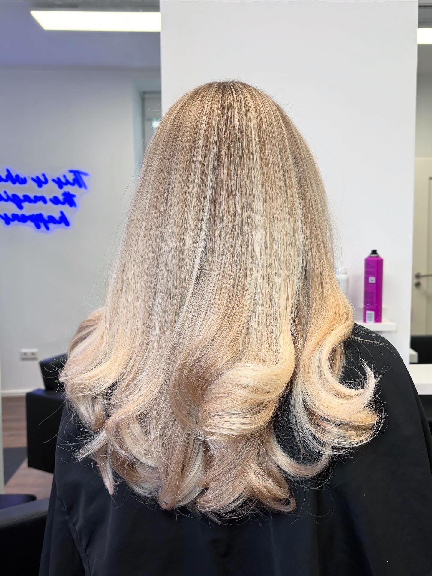 バニラブロンドのヘアアイデア:2026 年にソフトでクリーミーなトーンを実現 