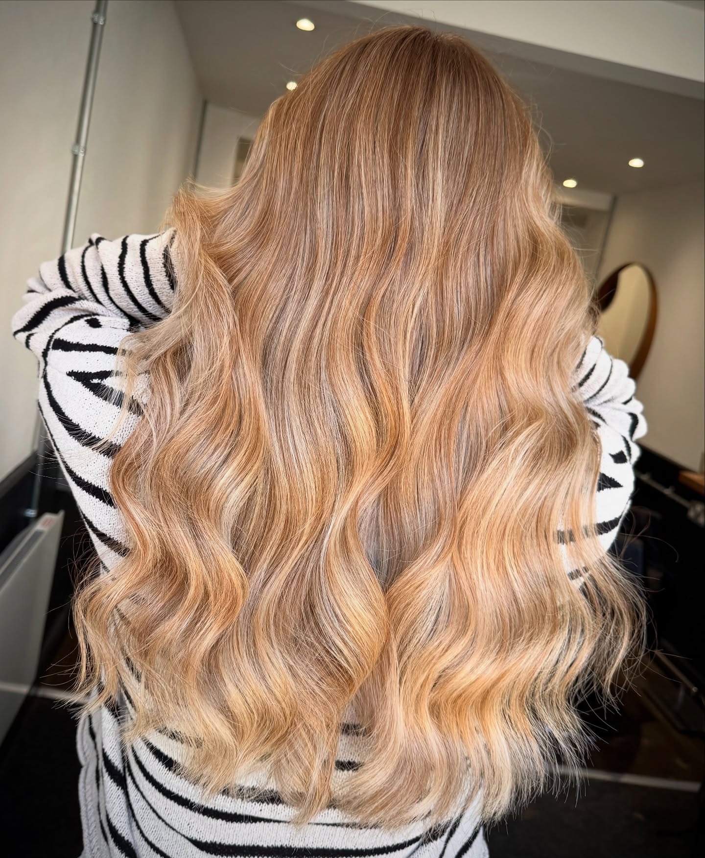 Balayage blond chaud :idées époustouflantes et conseils d experts pour 2024