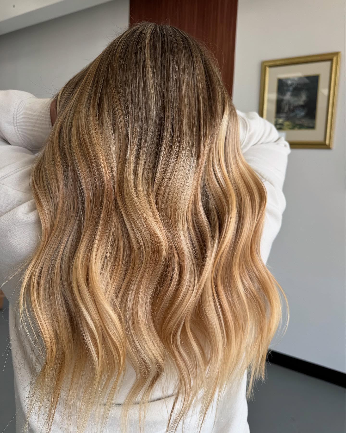 Balayage blond chaud :idées époustouflantes et conseils d experts pour 2024