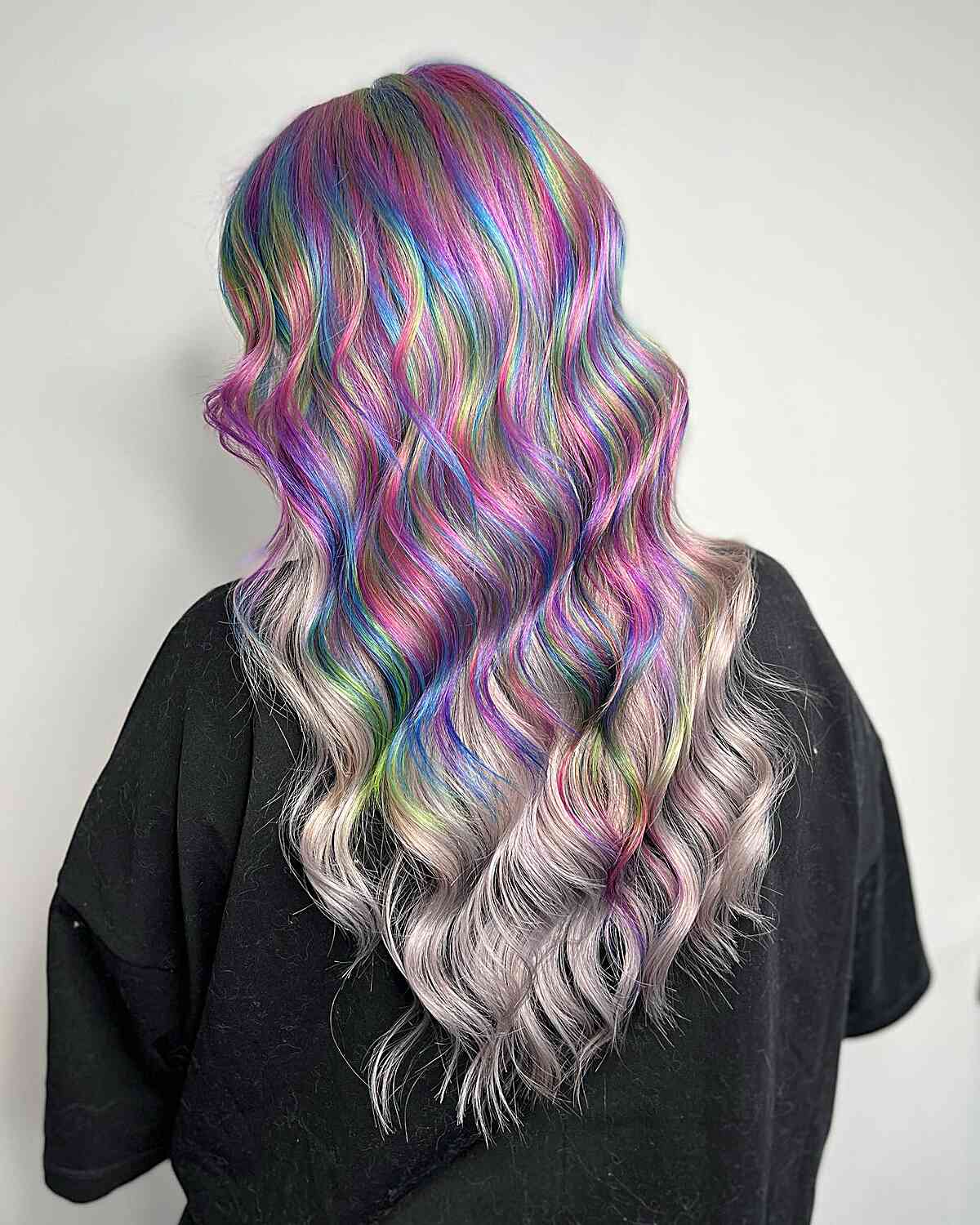 Ideen für holografische Haarfarben:Atemberaubende Stile und Techniken