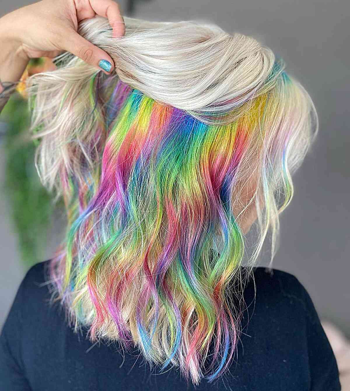 Ideen für holografische Haarfarben:Atemberaubende Stile und Techniken