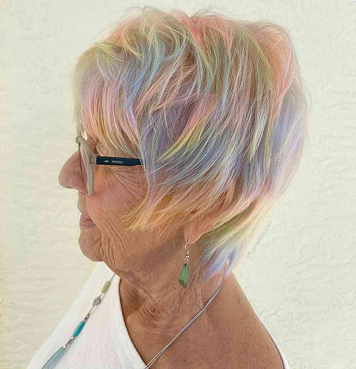Ideen für holografische Haarfarben:Atemberaubende Stile und Techniken