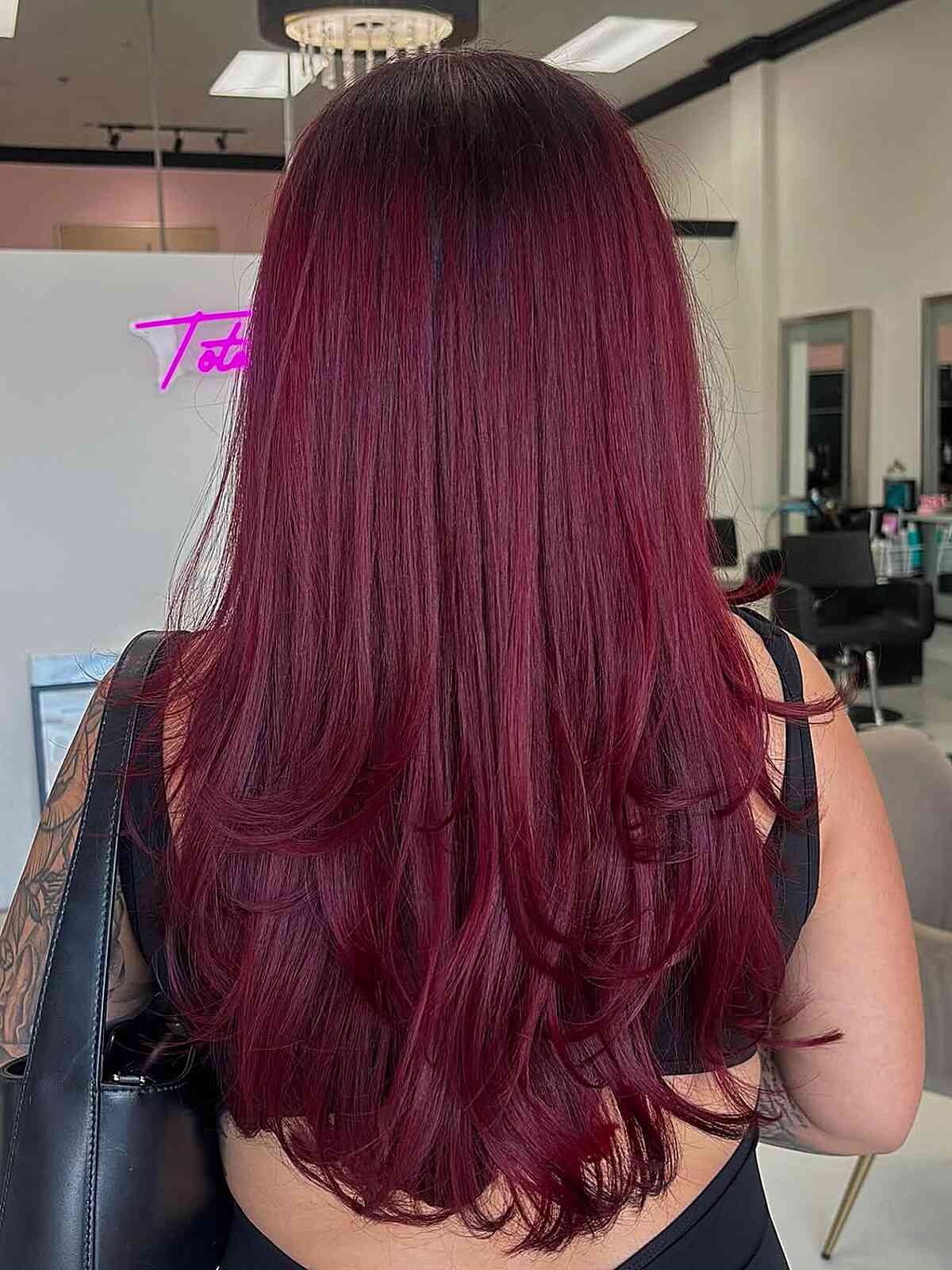 Cheveux rouge cerise 2026 :styles, nuances et guide d entretien 