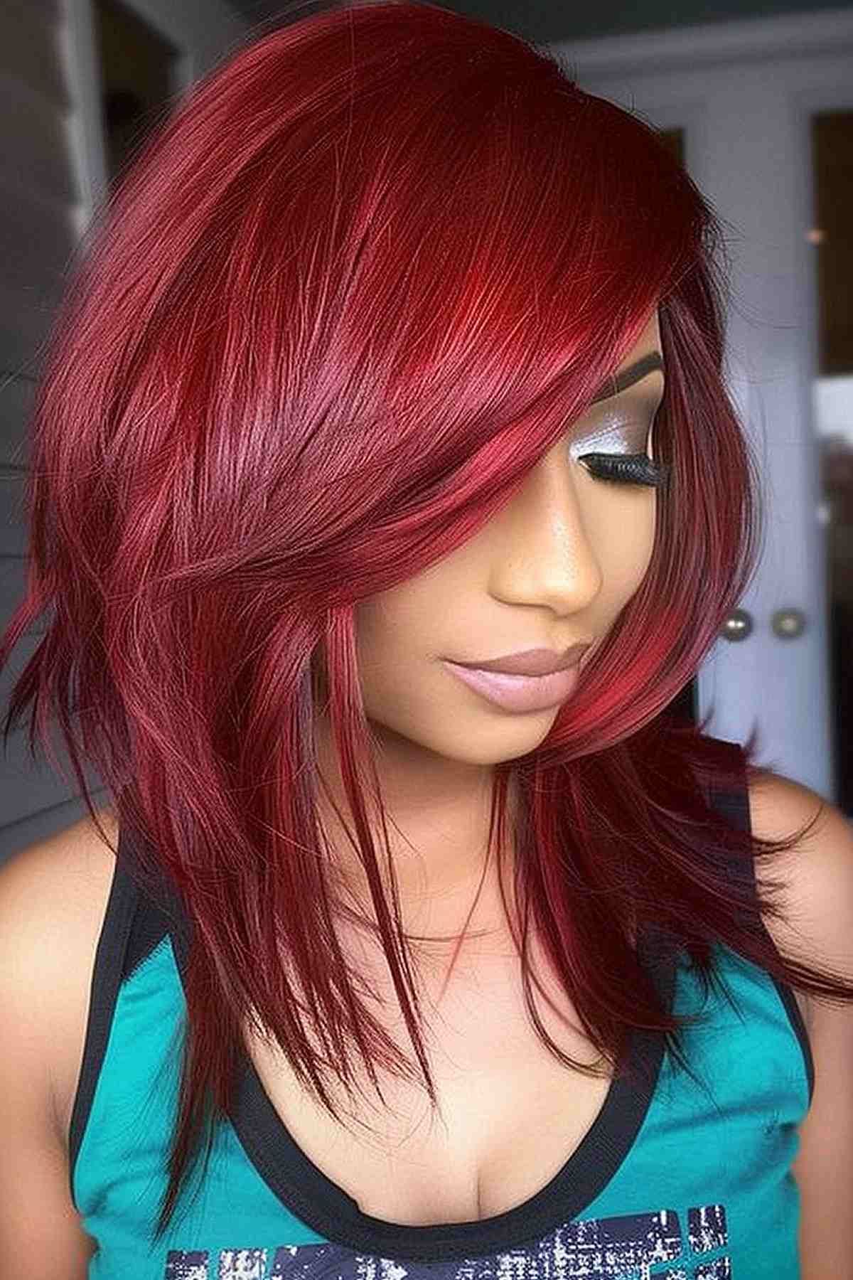 Cheveux rouge cerise 2026 :styles, nuances et guide d entretien 