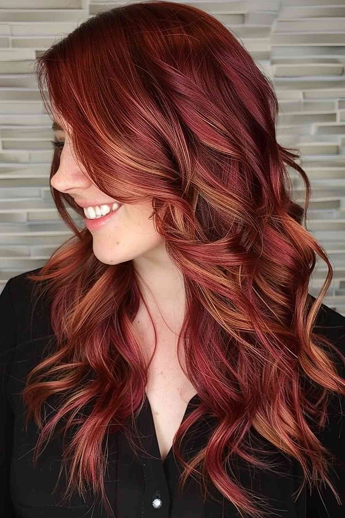 Cheveux rouge cerise 2026 :styles, nuances et guide d entretien 