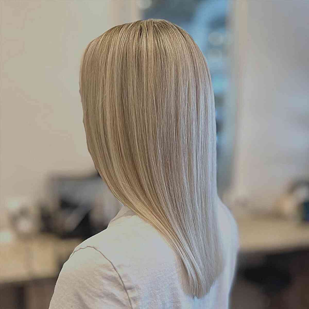 Mèches blondes platine :tendances, techniques et conseils d experts
