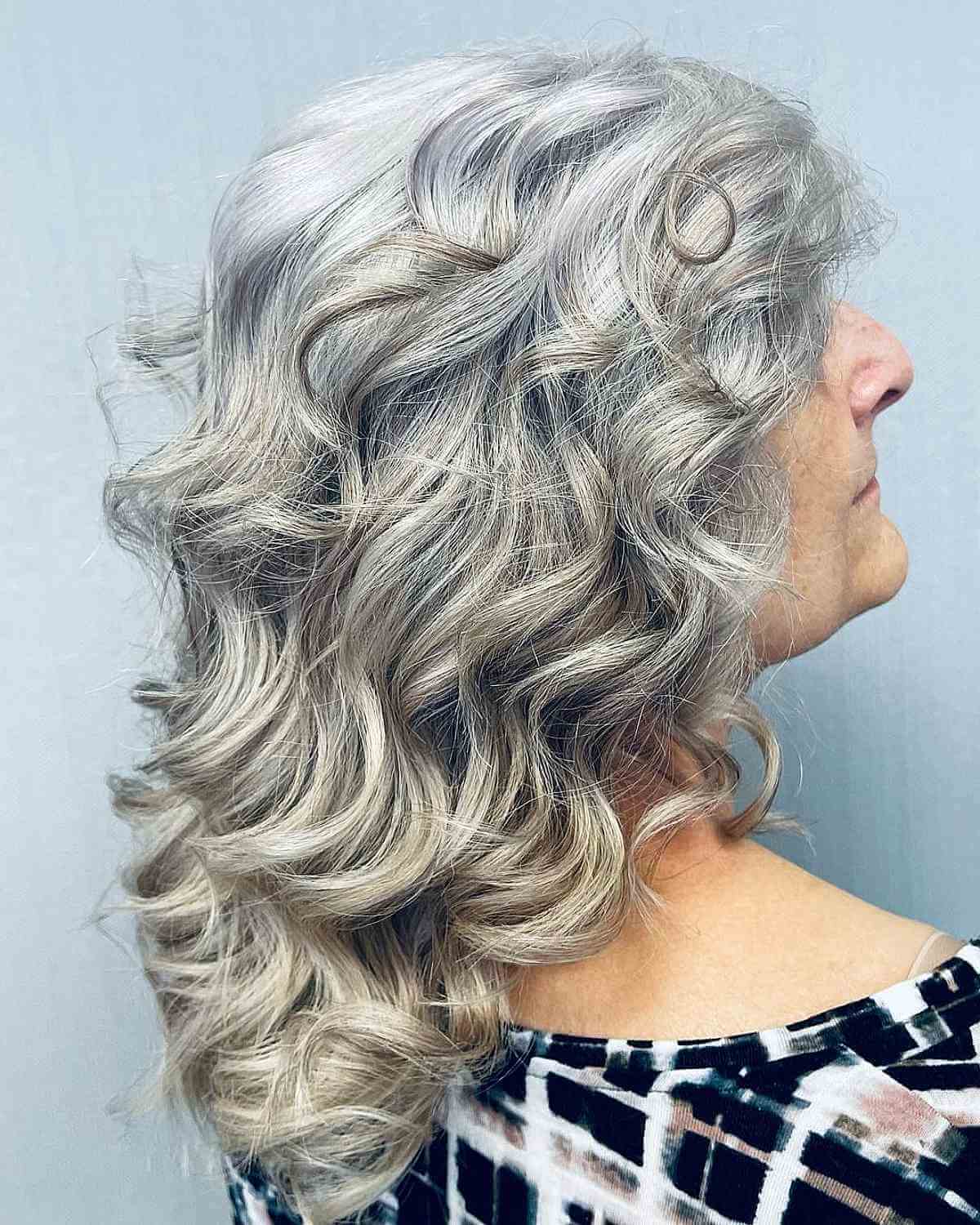 Mèches blondes platine :tendances, techniques et conseils d experts
