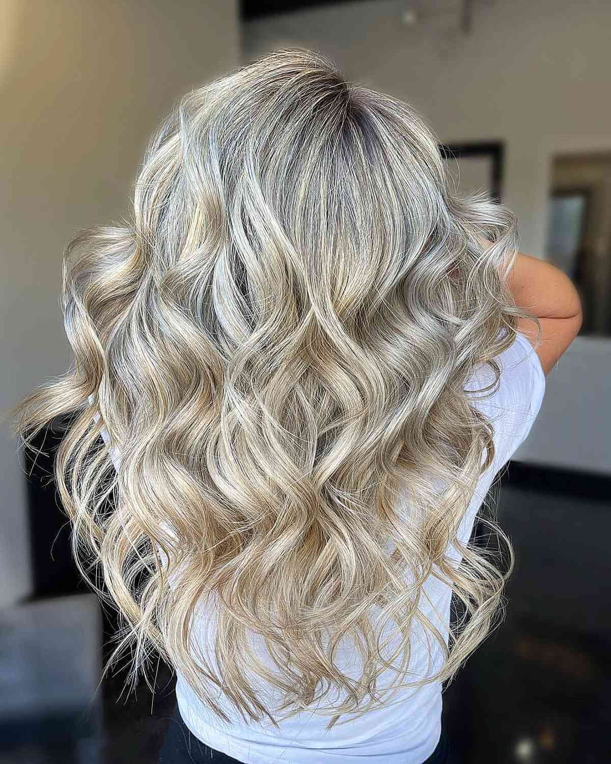 Mèches blondes platine :tendances, techniques et conseils d experts