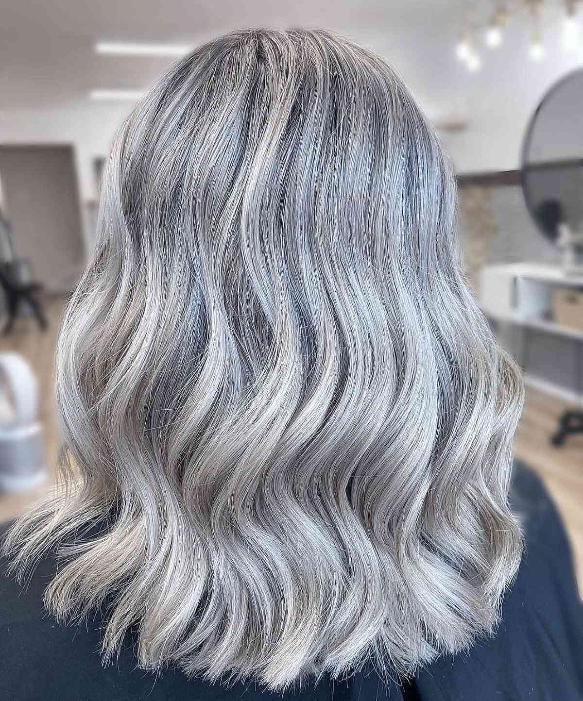 Mèches blondes platine :tendances, techniques et conseils d experts