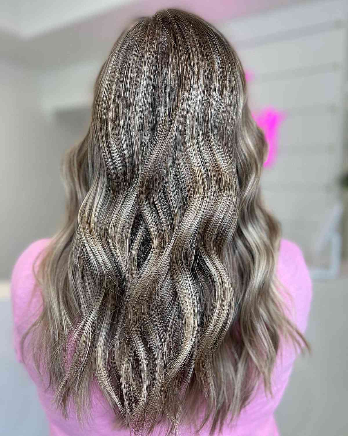 Mèches blondes platine :tendances, techniques et conseils d experts