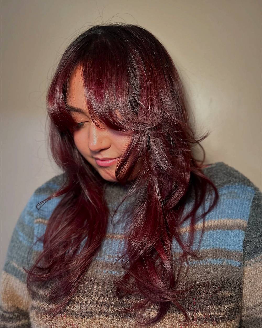 Couleur de cheveux cerise chocolat :tendances, nuances et conseils pour un look riche 
