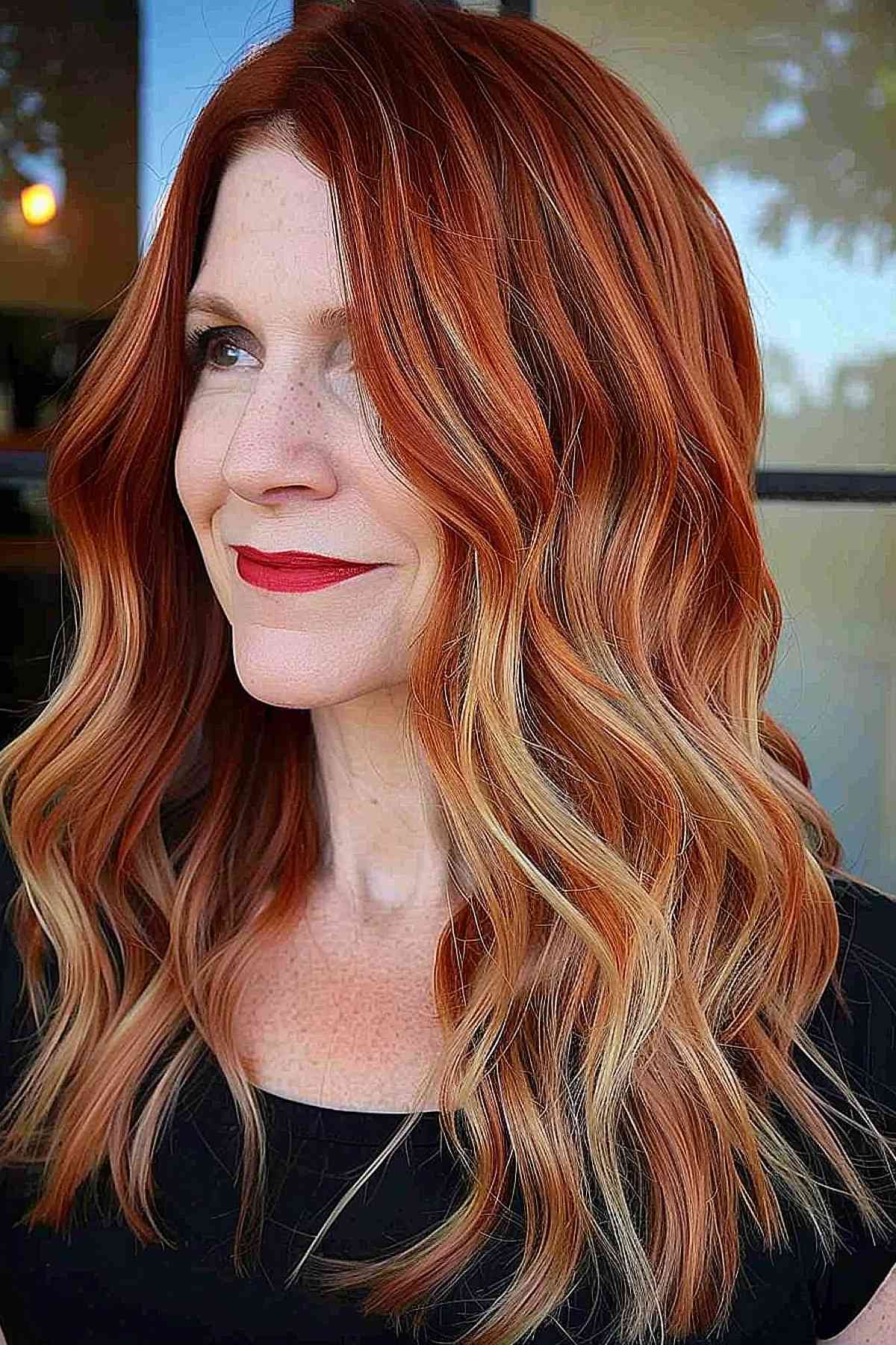 ジンジャーコッパーヘアカラー2026：28の素晴らしいスタイルとそれを実現する方法 