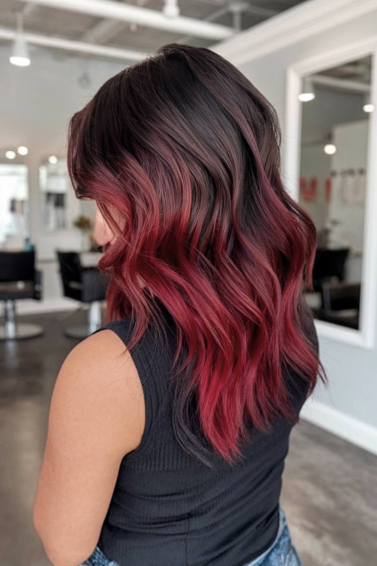 Idées de couleurs de cheveux vin pour 2026 :nuances et entretien 