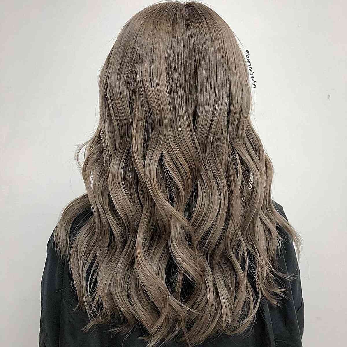 Idées de coloration capillaire au thé au lait :superbes nuances et conseils de coiffure