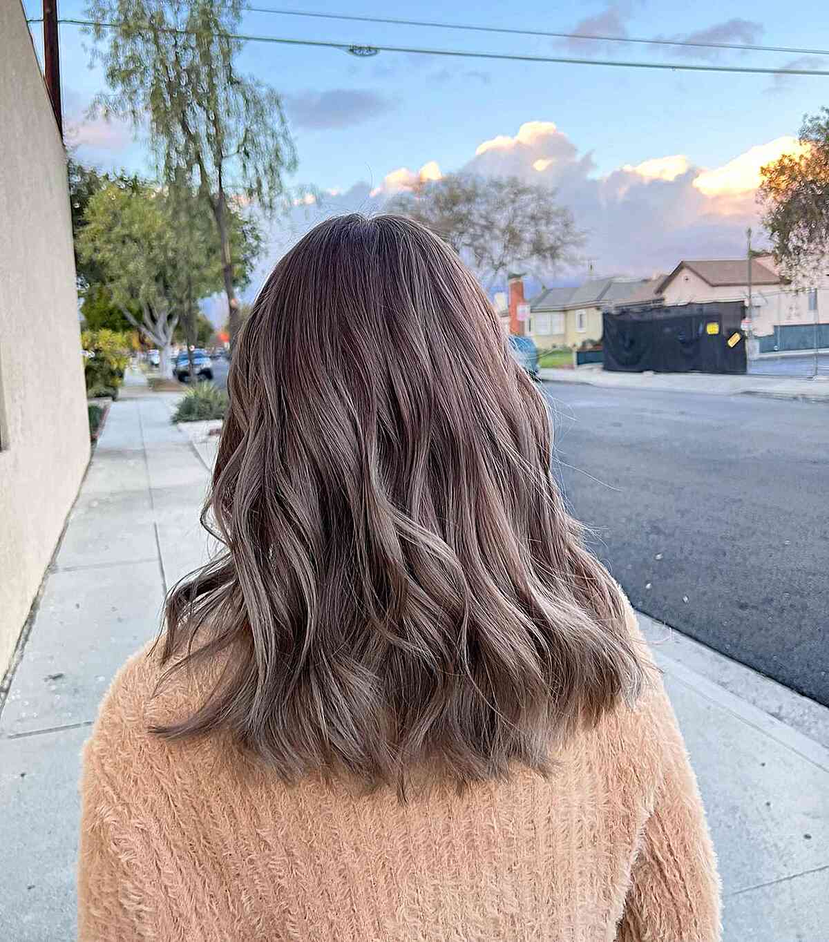 Idées de coloration capillaire au thé au lait :superbes nuances et conseils de coiffure