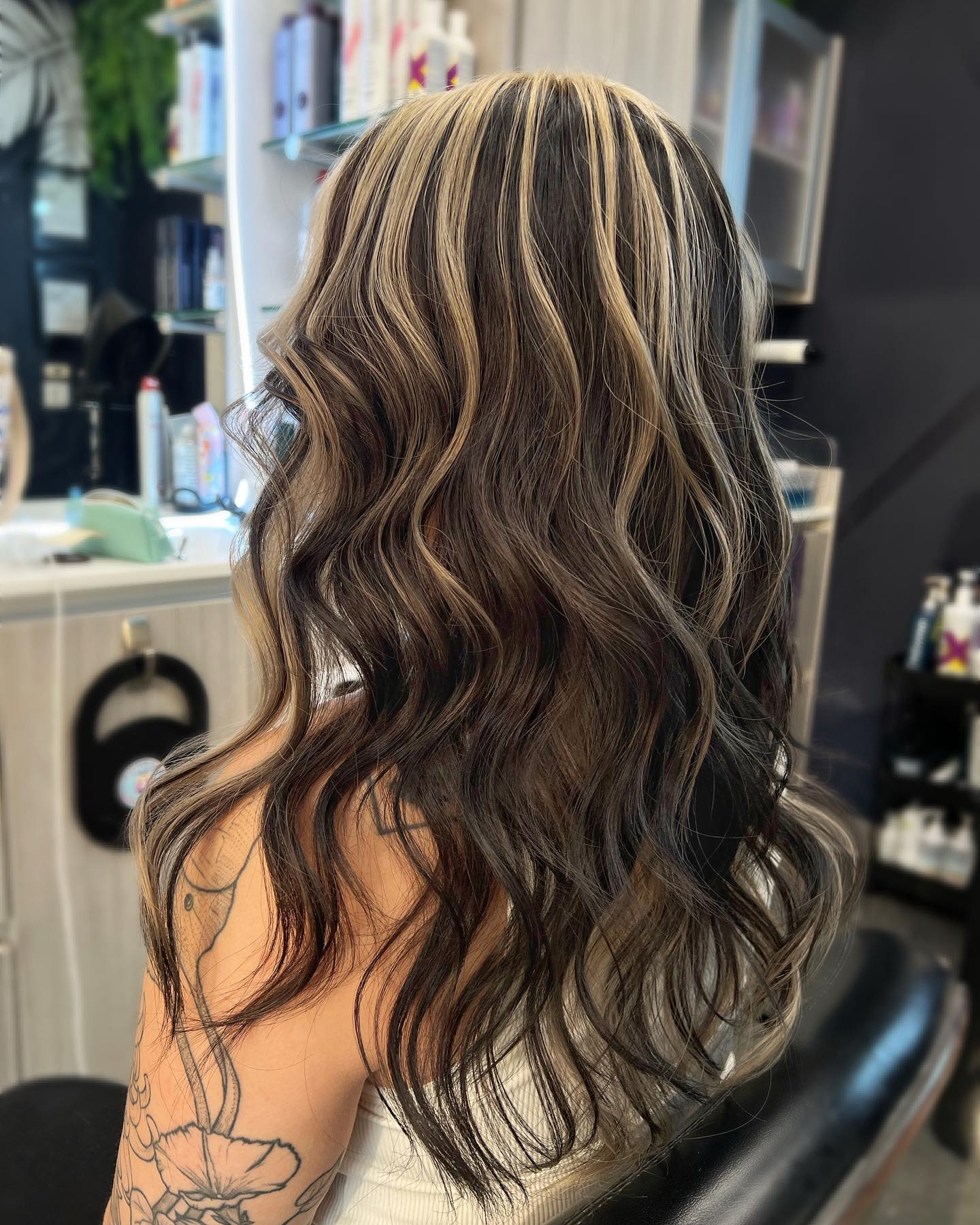 Couleur de cheveux Oreo :superbes styles en noir et blanc et comment faire 