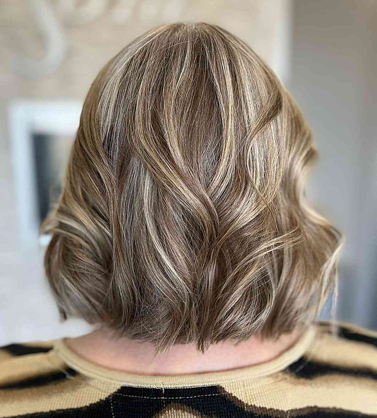 Couleurs de cheveux blonds Dishwater :nuances et conseils pour une correspondance parfaite
