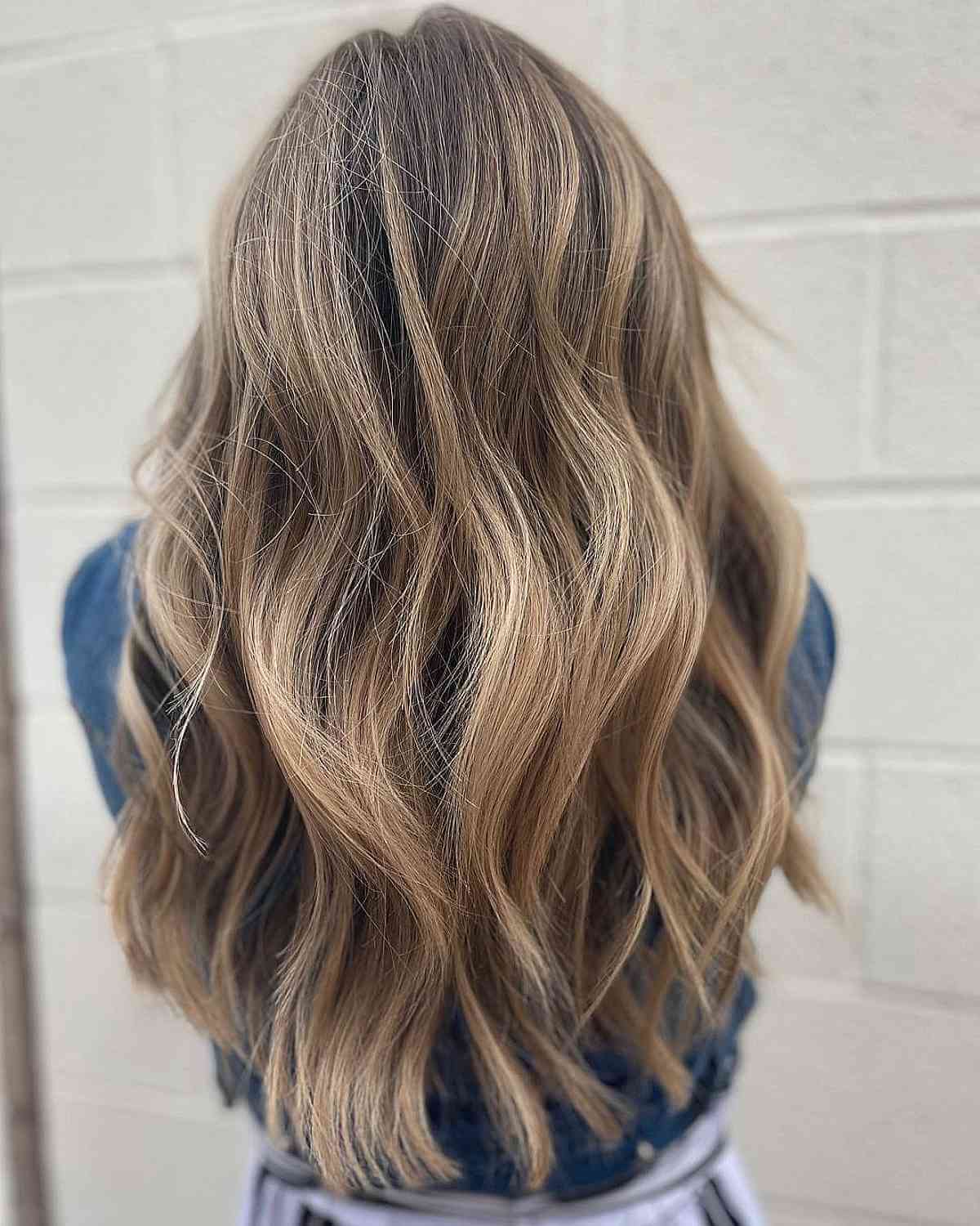 Couleurs de cheveux blonds Dishwater :nuances et conseils pour une correspondance parfaite