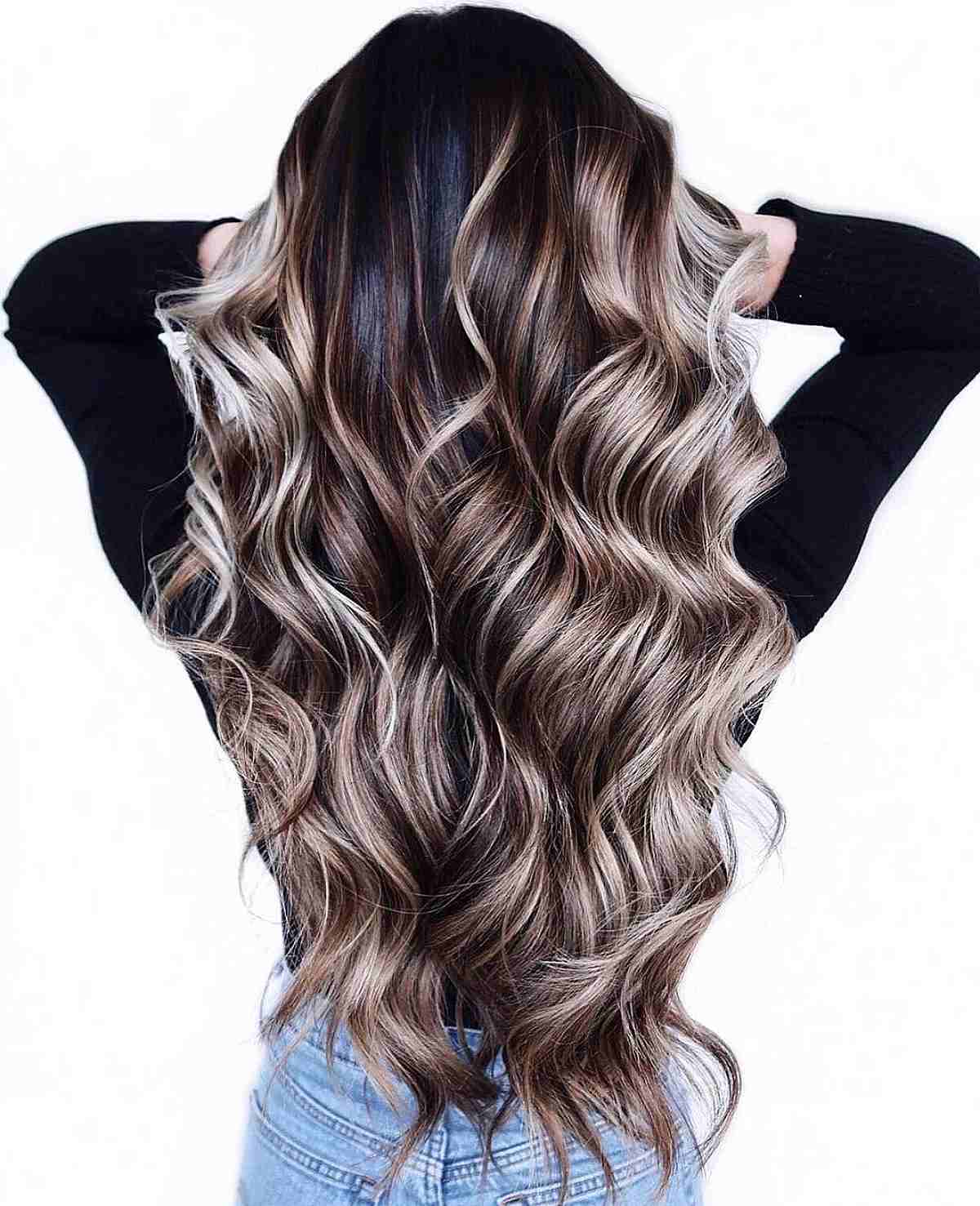 Balayage blond sur cheveux châtain foncé : 20+ transformations époustouflantes 
