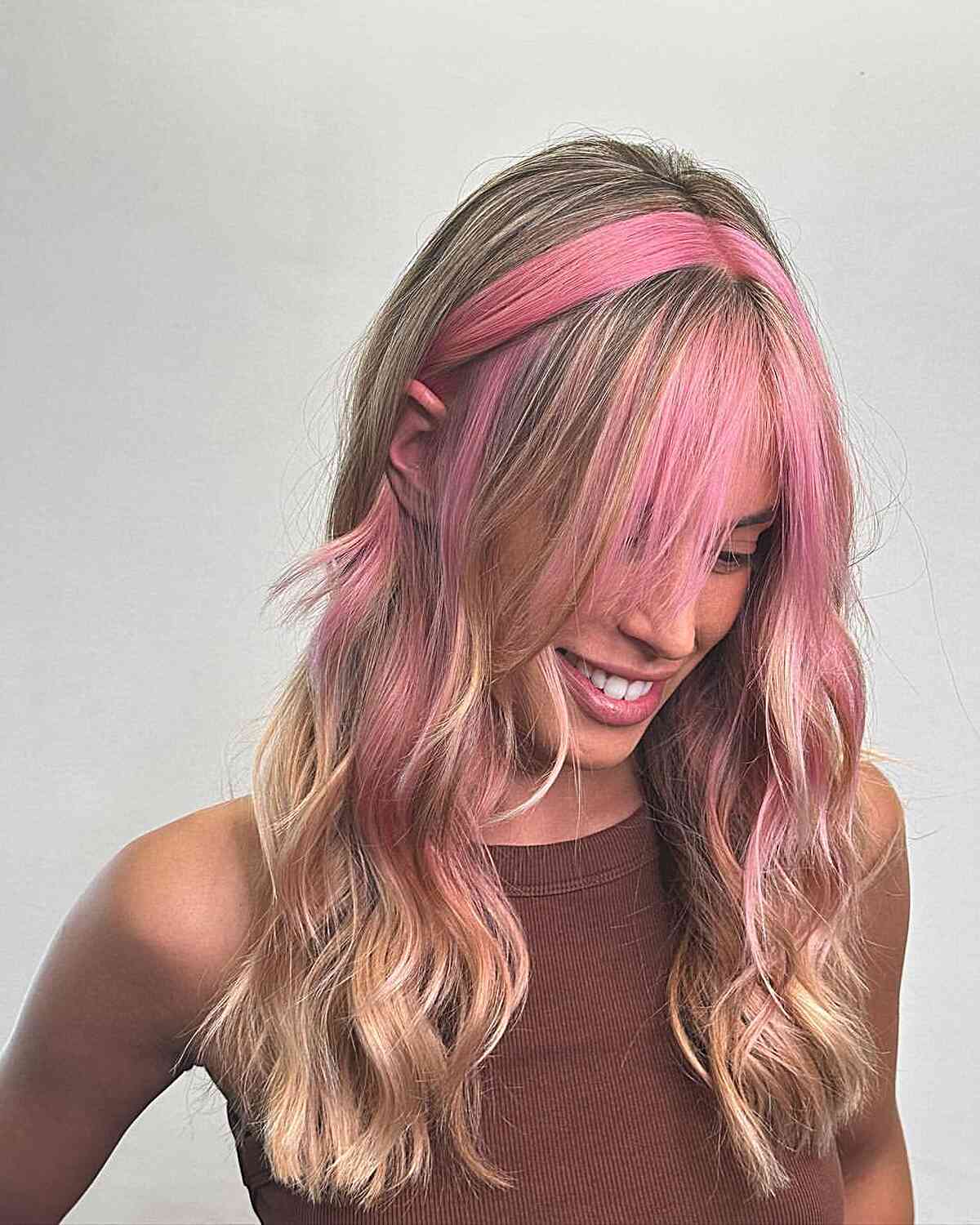 Trendige Haarfarben-Ideen für 2026:Silberne Highlights und mehr 