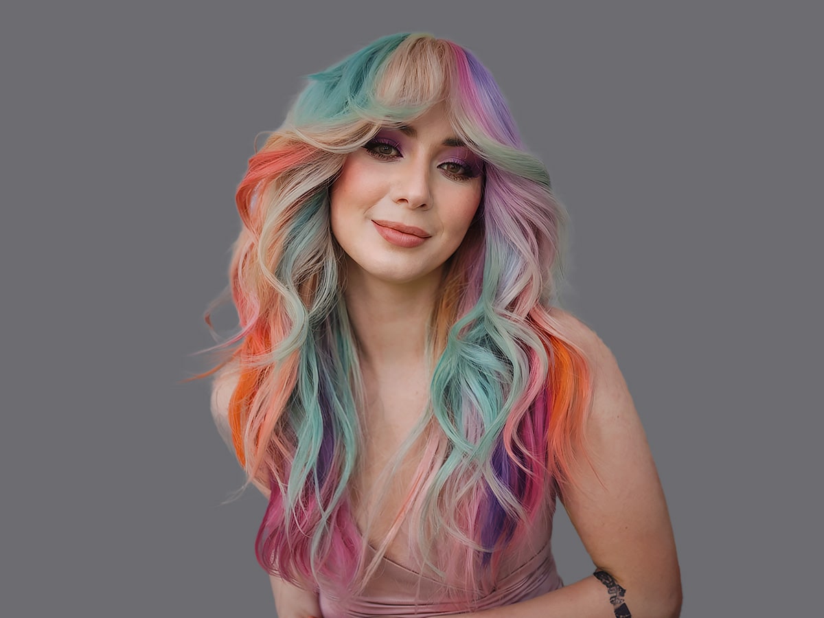 Tendances couleur de cheveux 2024-2025 :idées calico et blondes pour les femmes 